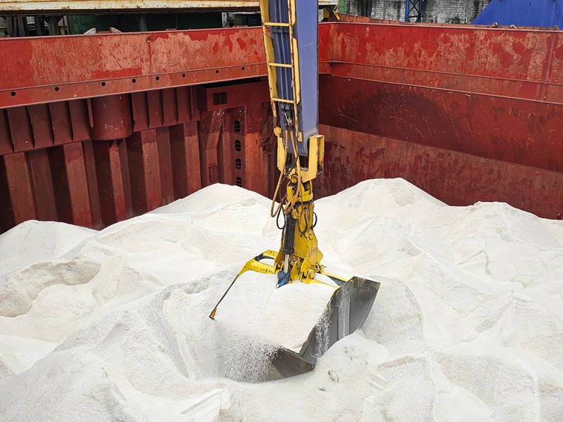 Bulk cargo being discharged