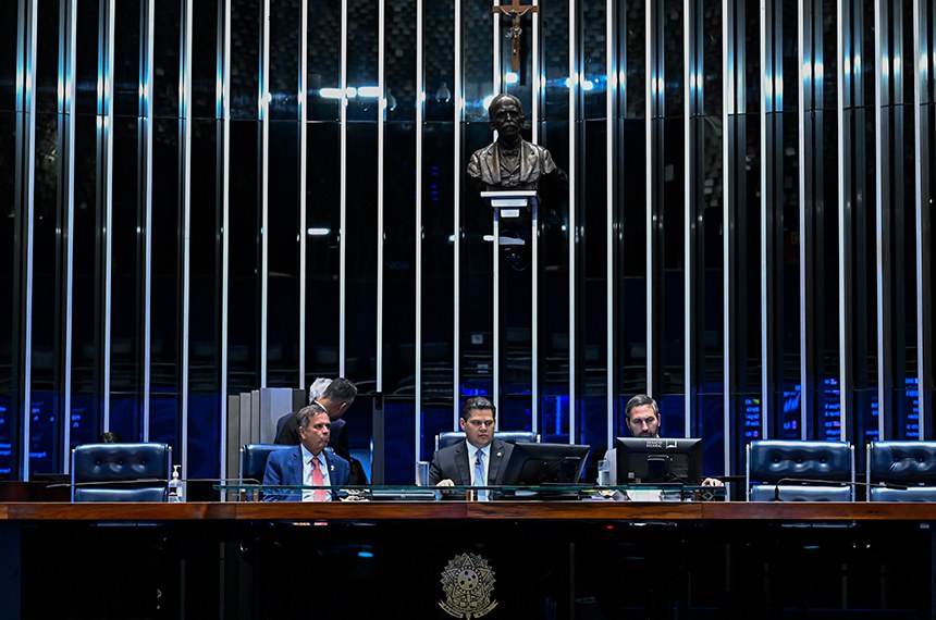 Senate approves CLC 1992